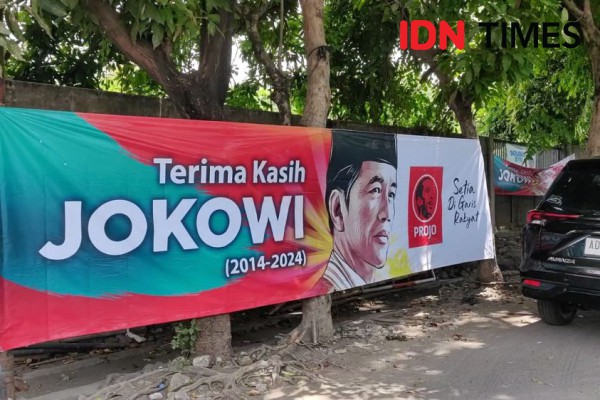 Ratusan Baliho Terima Kasih Siap Sambut Kepulangan Jokowi