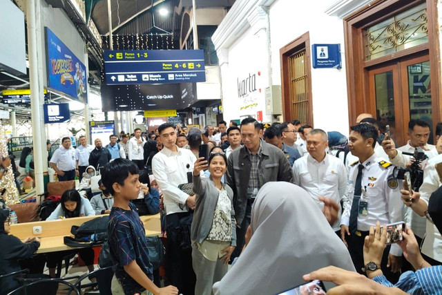 AHY Jajal Direct Train Jakarta-Yogya, Menhub Evaluasi Nataru